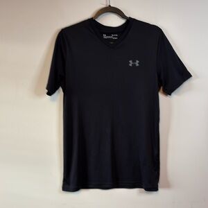 Under Armour, loose fit V-neck athletic shirt size S